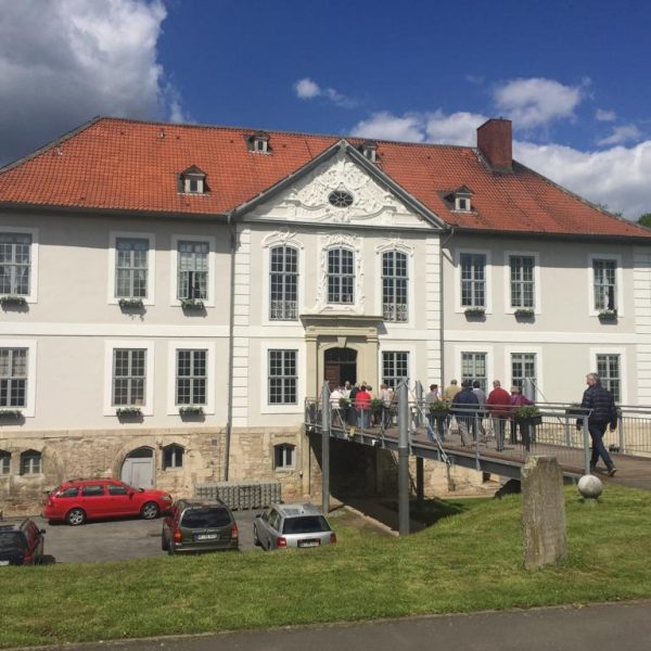 Fahrt zum Schloß Schliestedt am 13. Mai › SPD Heere